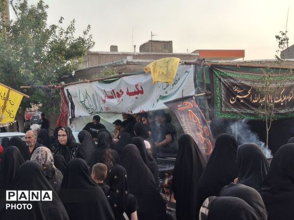 حرکت نمادین کاروان اسرای کربلا در شهر آوه