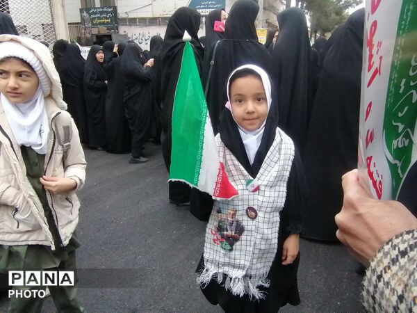 راهپیمایی نوجوانان و کودکان در روز قدس در شهرستان خلیل آباد