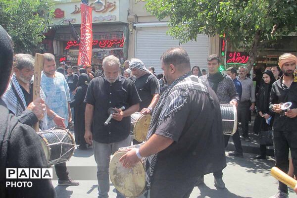 حضور میلیونی زائران در مشهد