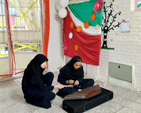 جشنواره فجر در دبیرستان نمونه دانش کاشمر