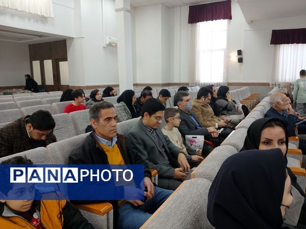 آیین تکریم و تجلیل از پژوهشگران برتر ناحیه۶