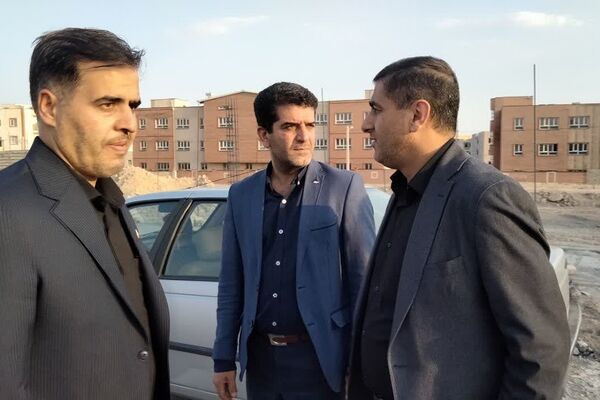 بازدید مسئولان با هدف بررسی نیازهای آموزشی از مدارس پیشوا