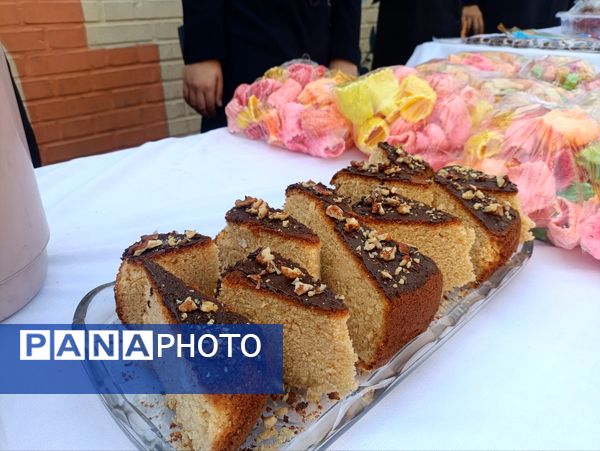 برپایی بازارچه دانش آموزی در دبیرستان دکتر جواد حداد۲ 