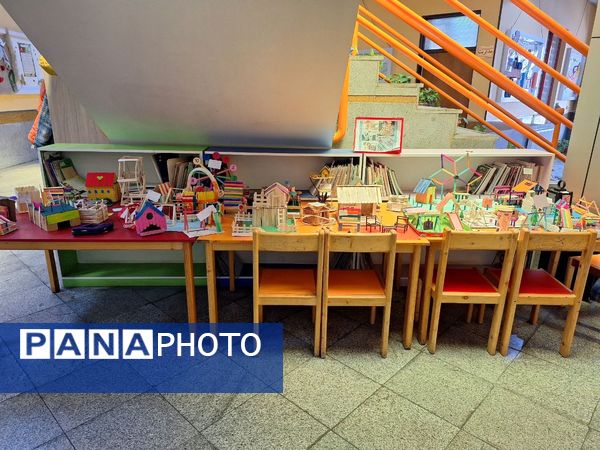 نمایشگاه دست‌سازه‌های چوبی در دبستان آرمینه مصلی نژاد ناحیه۶ مشهد 