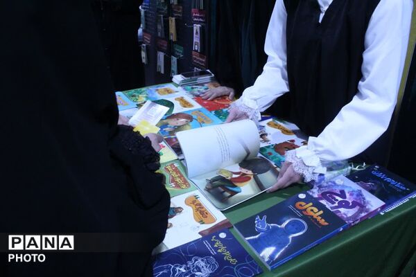  رنگین‌کمانِ ذهن در میدانِ مشقِ مبارزه شهر لالجین 