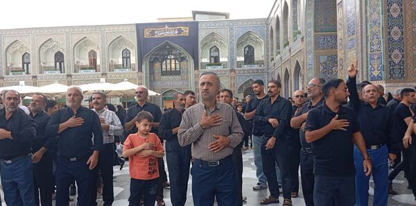 مراسم زنجیر زنی و سینه زنی به مناسبت شهادت امام رضا علیه السلام 
