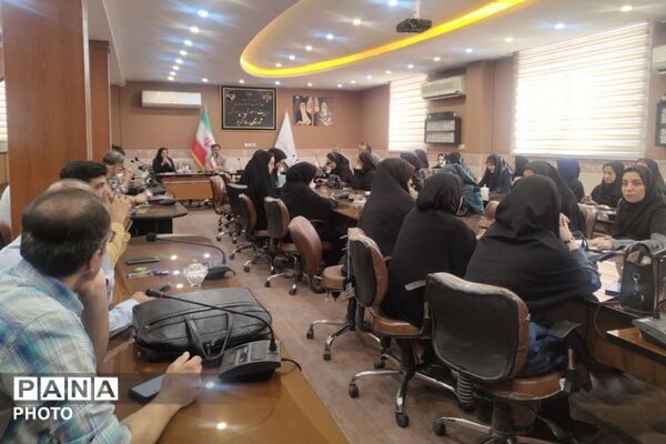 ارزیابی آخرین آمادگی‌های مدارس در نشست برخط مدیرکل شهرستانهای تهران