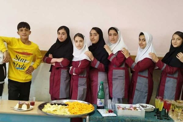 عطر مهر در کلاس کوچک ما