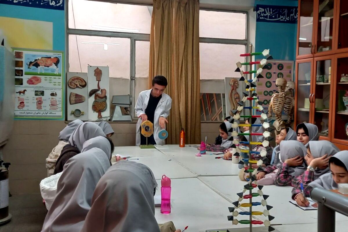 آشنایی دانش‌آموزان با دنیای علم در پژوهش‌سرای فرهنگ