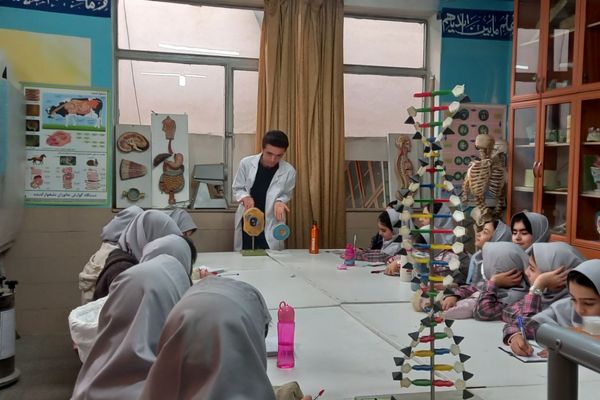 آشنایی دانش‌آموزان با دنیای علم در پژوهش‌سرای فرهنگ