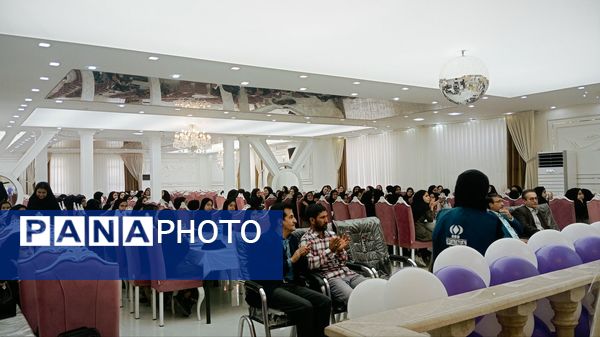  جشن ستارگان مدرسه نمونه اندیشه در شهرستان کاشمر