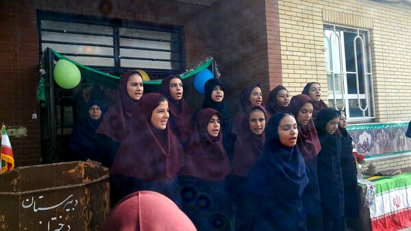 برگزاری‌ مراسم‌‌ روز اول‌ مدارس‌ و هفته‌ دفاع‌مقدس‌ در دبیرستان‌  مخدره‌ مرآتی