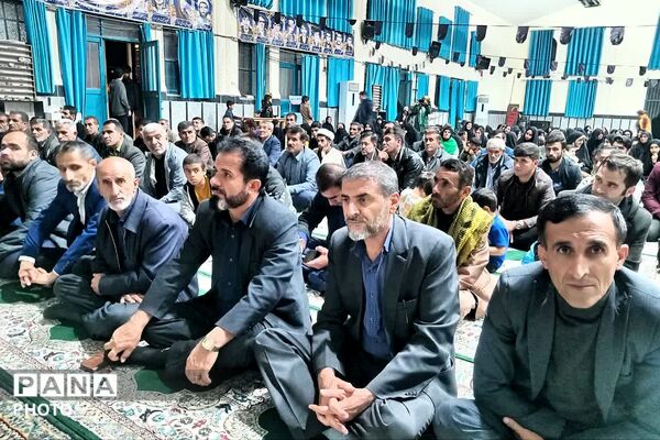 صحنه ای از عشق و ارادت مردم دیشموک به رهبر انقلاب