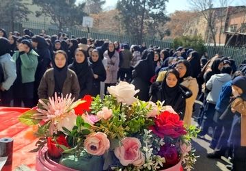 مراسم تجلیل از دانش‌آموزان، ورزشکاران و معاونان مدرسه فاطمیه تبریز