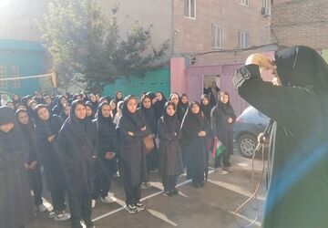 جشن جوانه ها در دبیرستان دکتر رزمی ناحیه دو شهرری 