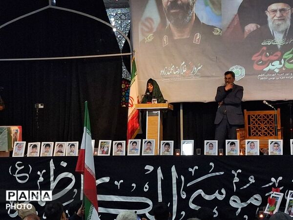 ویژه برنامه « در حضور لاله ها»