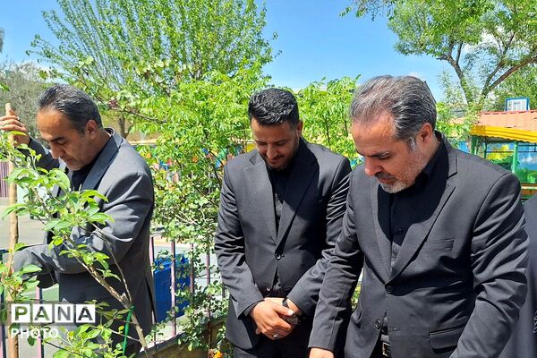 غرس نهال در مدارس ناحیه دو شهرری به یاد شهدای جنگ رمضان
