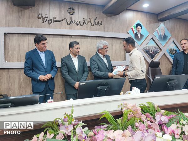 تلاشگران عرصه سوادآموزی زنجان در قاب تجلیل