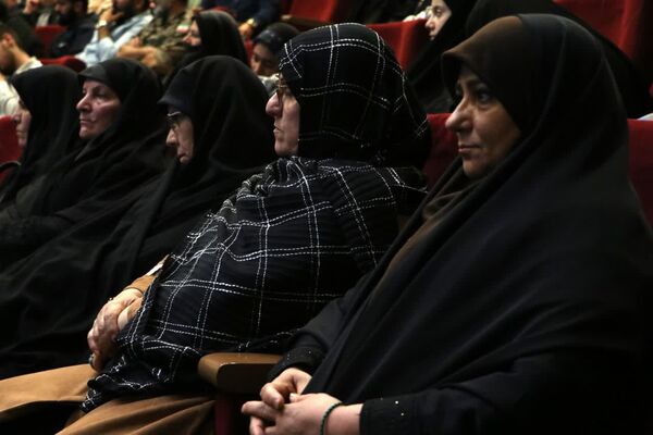 اجتماع بسیجیان شهرستان قدس در سالن باغ ملی