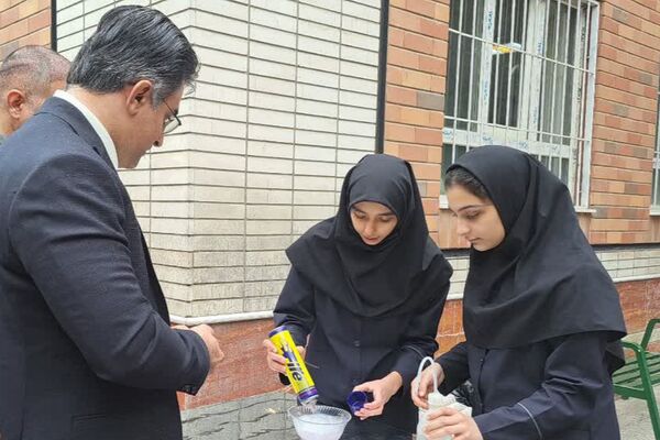 مراسم هفته پژوهش در دبیرستان بانو عفت آهنگری شهرری
