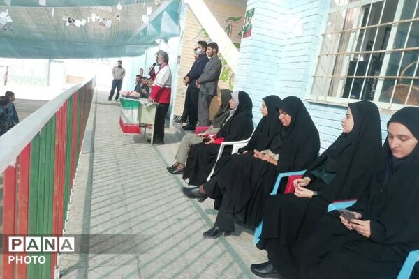 نواخته شدن زنگ مهر با حضور مسئولین در مدرسه امام خمینی(ره) شهر نیر