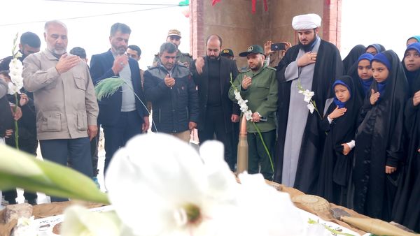 تجدید میثاق مردم صفادشت با شهدای گمنام