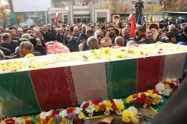 تشییع و تدفین پیکر شهید گمنام در اداره کل آموزش و پرورش شهر تهران