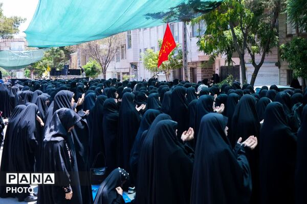 مراسم باشکوه ظهر عاشورا در حسینیه خیمه‌الانتظار مشهد مقدس