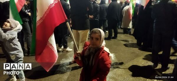 نیشابور  در آغوش باران؛ قصه دلدادگی مردم در مسجد جامع 