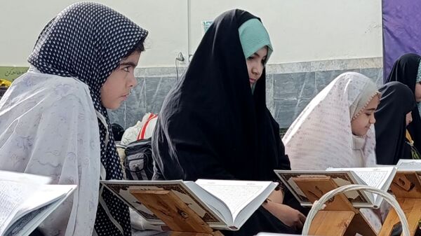  مراسم باشکوه اعتکاف دانش‌آموزی در مسجد قمربنی‌هاشم  محمدشهر کرج