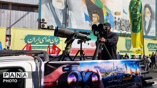 حماسه خونخواهی رهبر شهید در تهران با حضور ۳۱۳ هزار جانفدای ایران