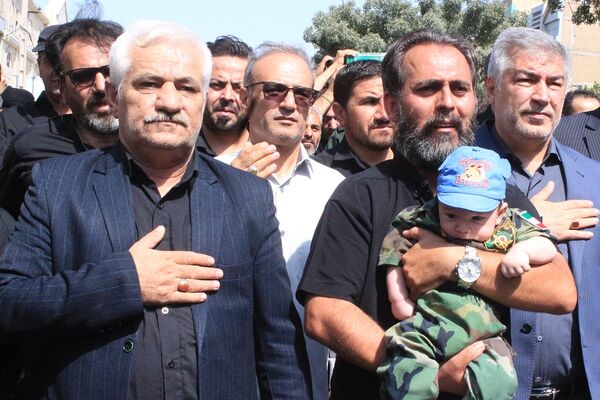 تشییعی که بهارستان را یکپارچه عزادار و مفتخر کرد