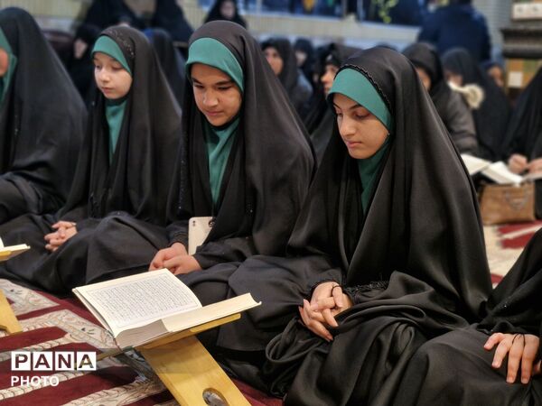 محفل انس با قرآن به یاد رهبر شهید در گلوگاه 