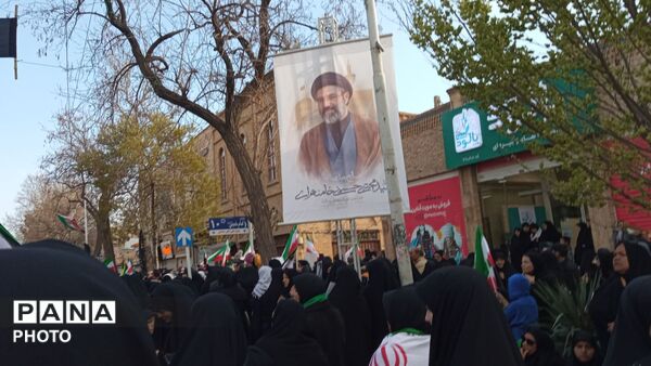 اجتماع بزرگ مردم نیشابور برای بیعت با سومین رهبر جمهوری اسلامی ایران 