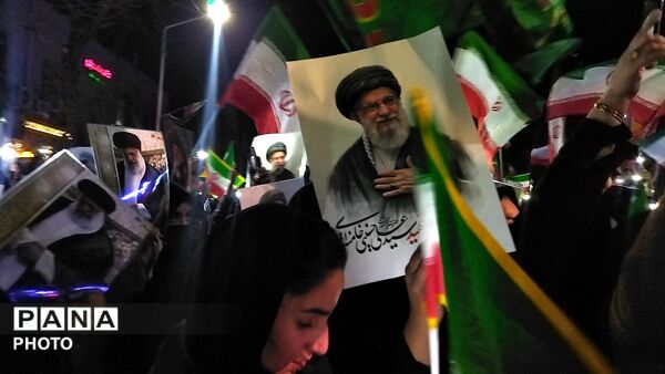 شهید هوا و فضا مهمان اجتماع مردم نیشابور شد 