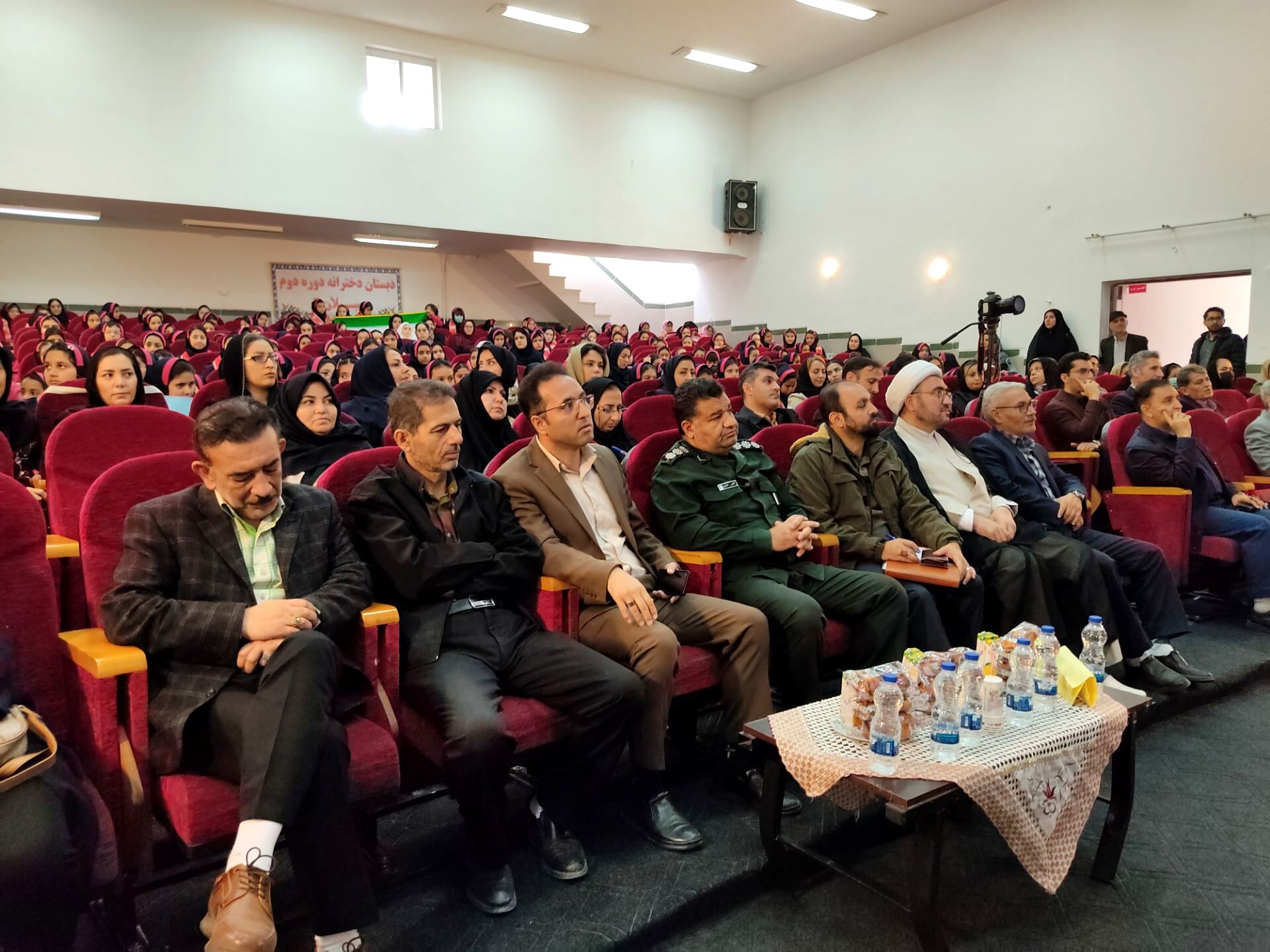 جشن عاطفه‌ها، یک رویداد ملی و اجتماعی است