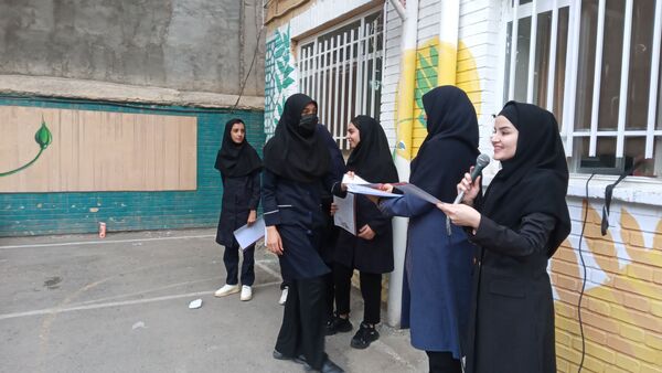 مراسم تجلیل از برترین های علمی ، آموزشی و پرورشی دبیرستان دانشور یک