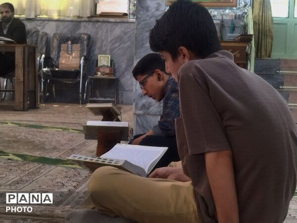 مسابقات قرآنی نوجوانان به همت بسیج دانش‌آموزی مسجد فدایان شاهزاده قاسم 