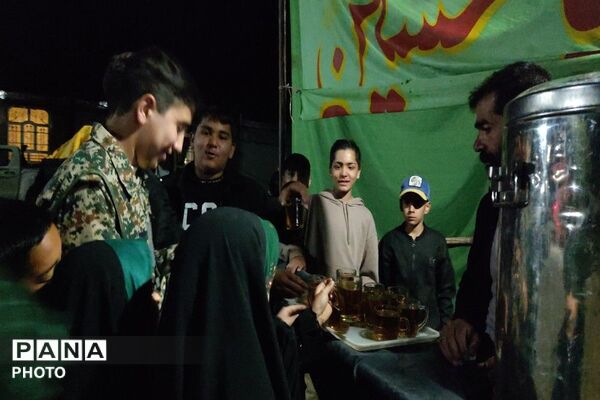 خدمت رسانی موکب حسینیه شهدای شهر بار نیشابور در اجتماعات شبانه