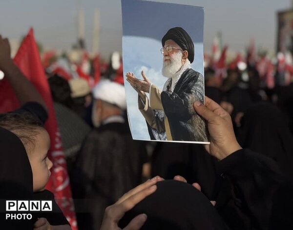 «باید برخاست» جهانی شد