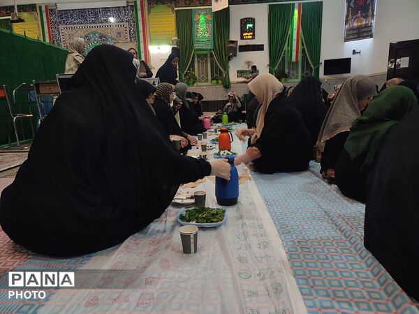 قرائت قرآن، نماز جماعت و افطار در مسجد خاتم پیامبران 