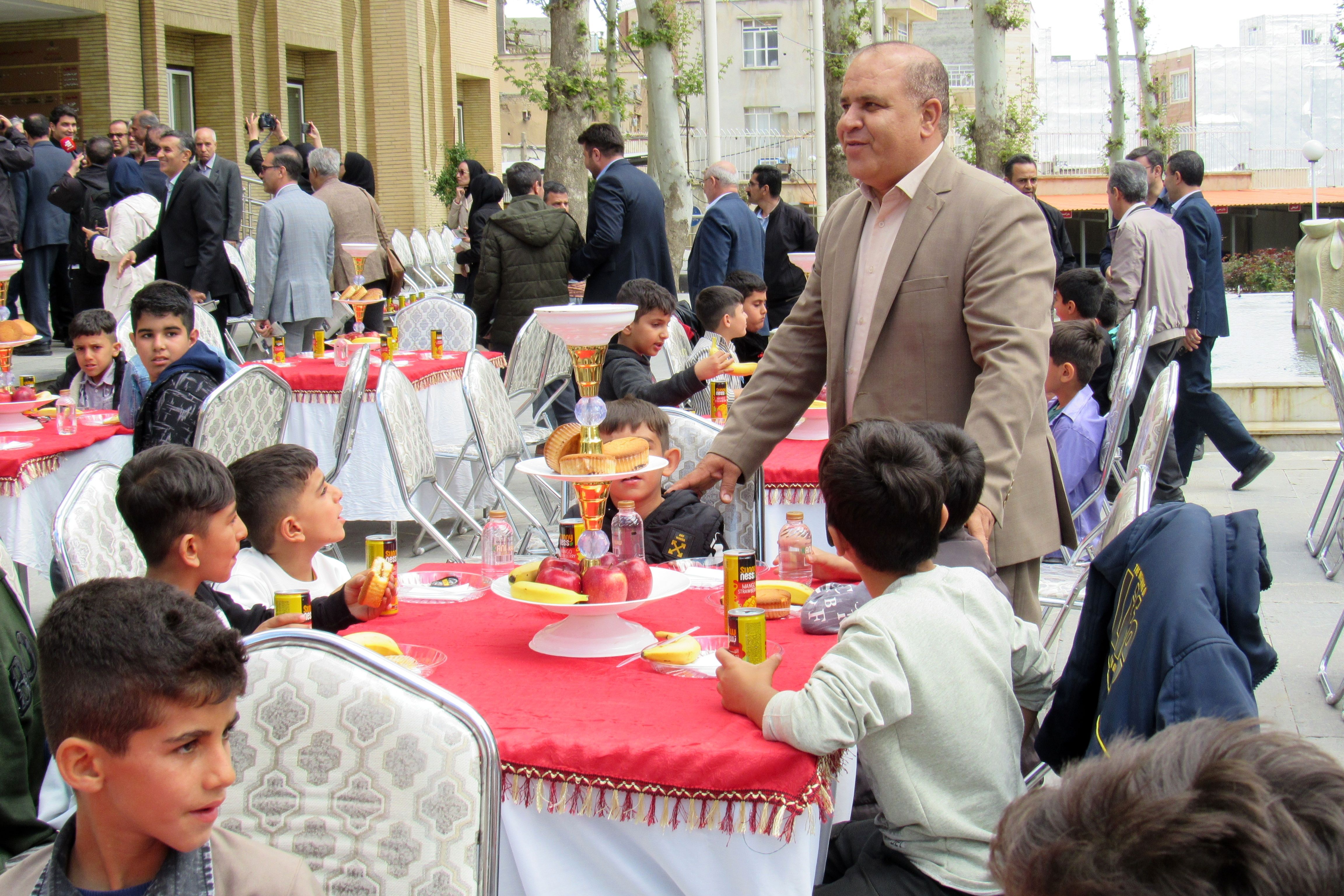 مرهمی بر زخم‌های کوچک؛ دلجویی استاندار کردستان از دانش‌آموزان کرجو