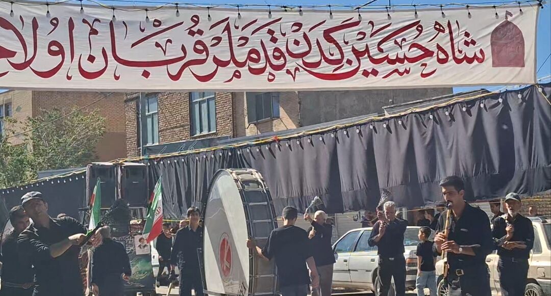 حضور گسترده مردم چهارمحال و بختیاری در مراسم عاشورای حسینی
