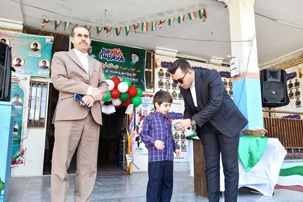 جشن شکوفه ها در مدارس شهرستان قدس، آغاز طلایی و شیرین  سال تحصیلی
