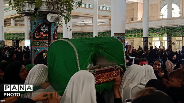 مصلی زنجان غرق در عطر علی‌اصغر(ع)