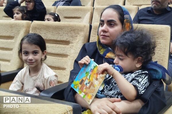 جلسه آموزشی توانمندسازی اولیا با محوریت مبارزه با مواد مخدر