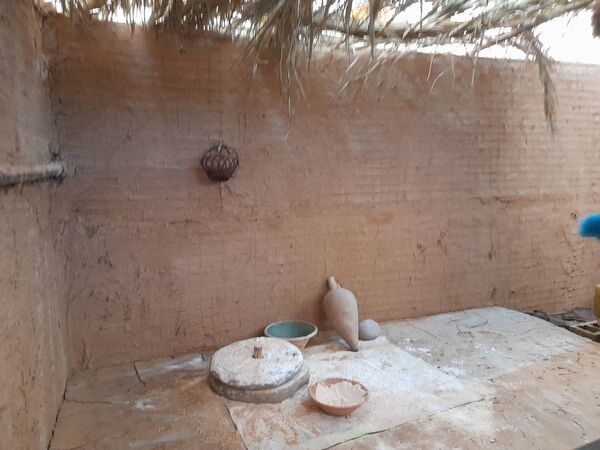بازدید دانش‌آموزان تکتم از نمایشگاه ریحانه‌النبی