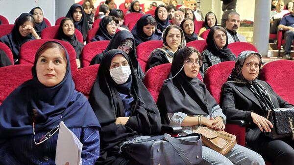 تقدیر و تجلیل از ستارگان درخشان هنرستان هنرهای زیبای اصفهان