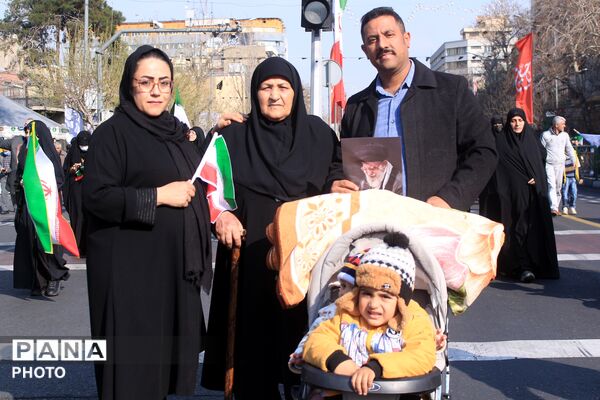 بیعت مردم تهران با سومین رهبر انقلاب