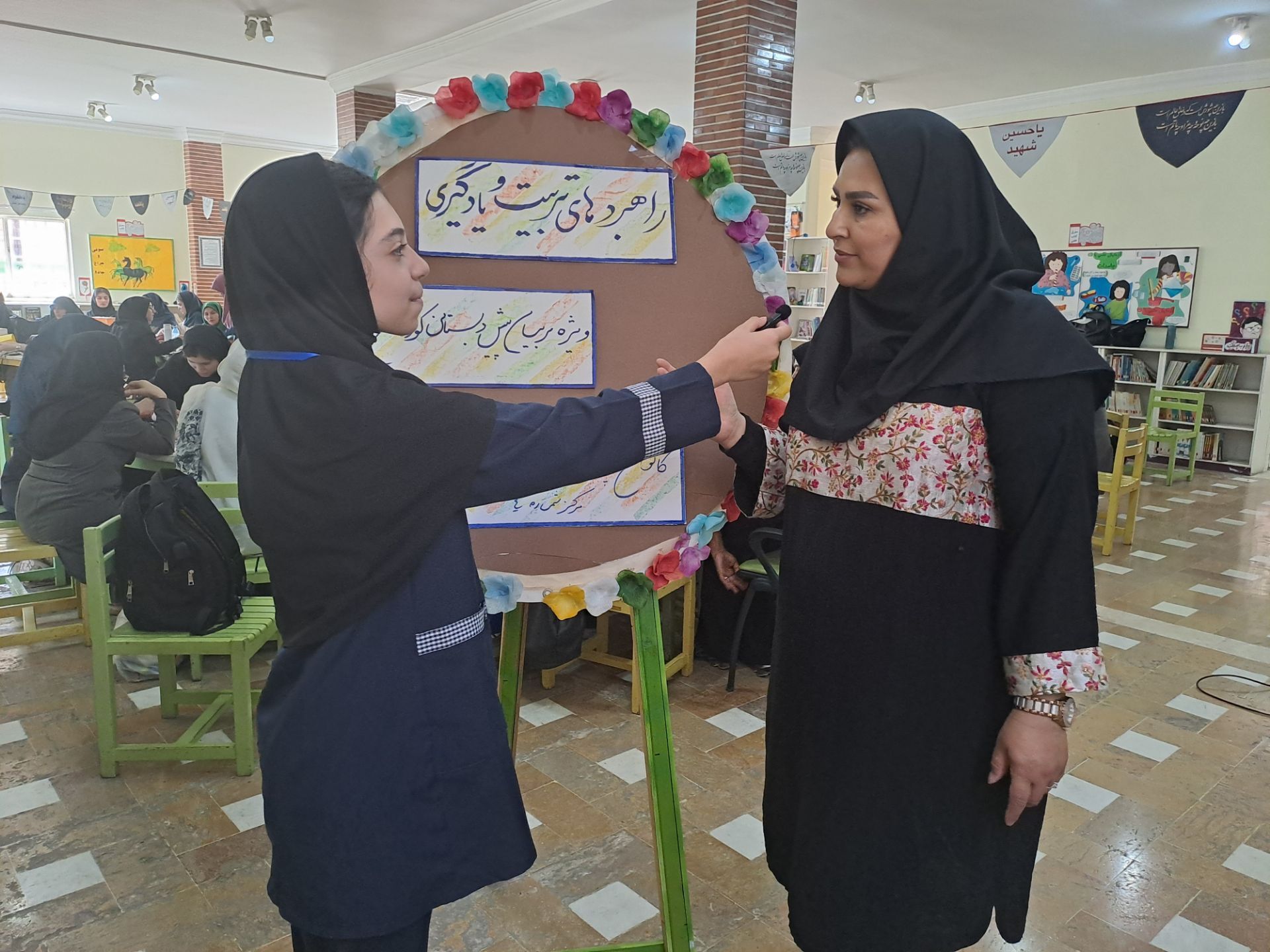 رویکرد نوین کانون پرورش فکری در آموزش هنر؛ تربیت کودکان خلاق با تکیه بر استقلال و ابزارهای ساده است